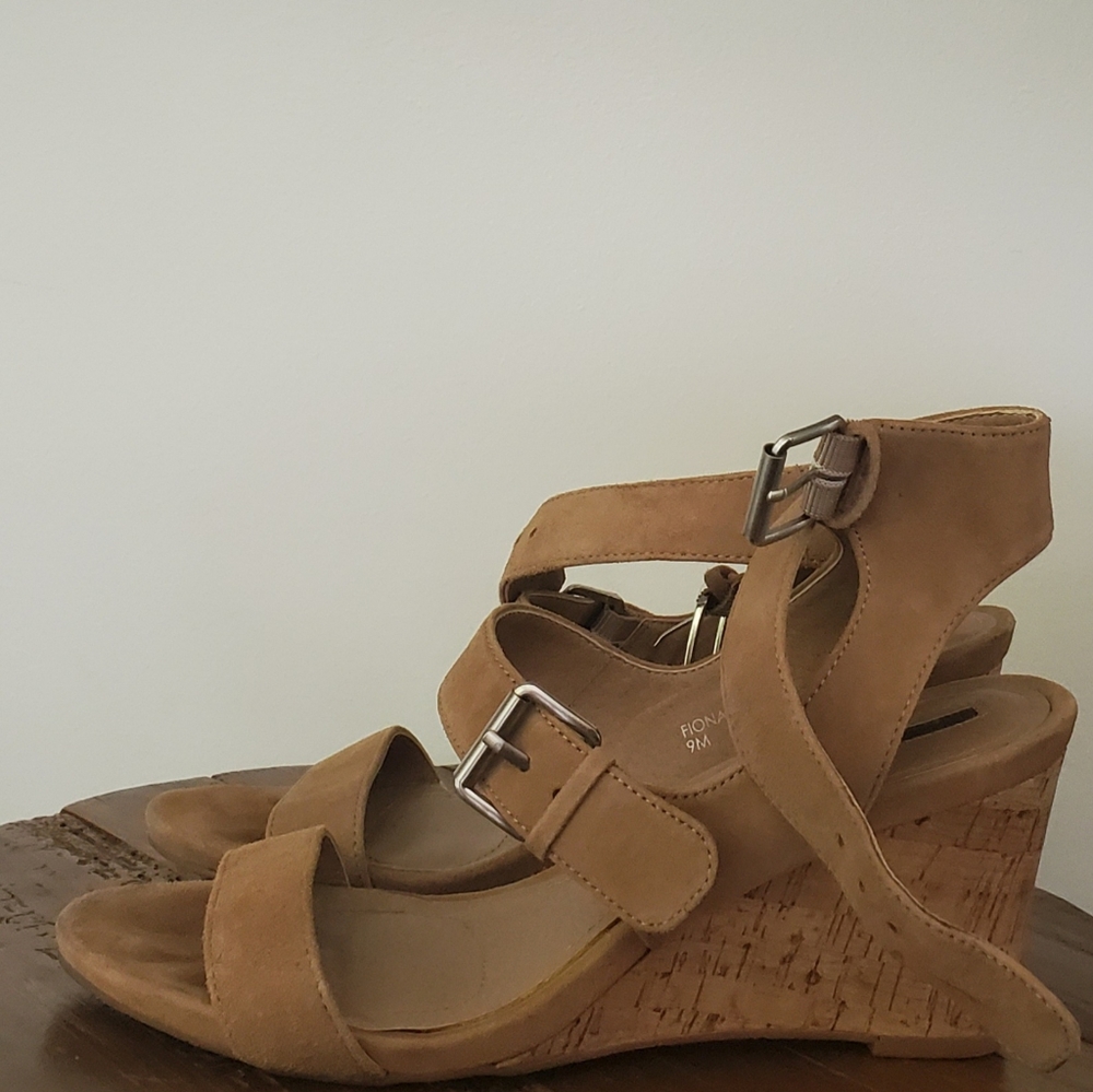 Tahari sandal wedges